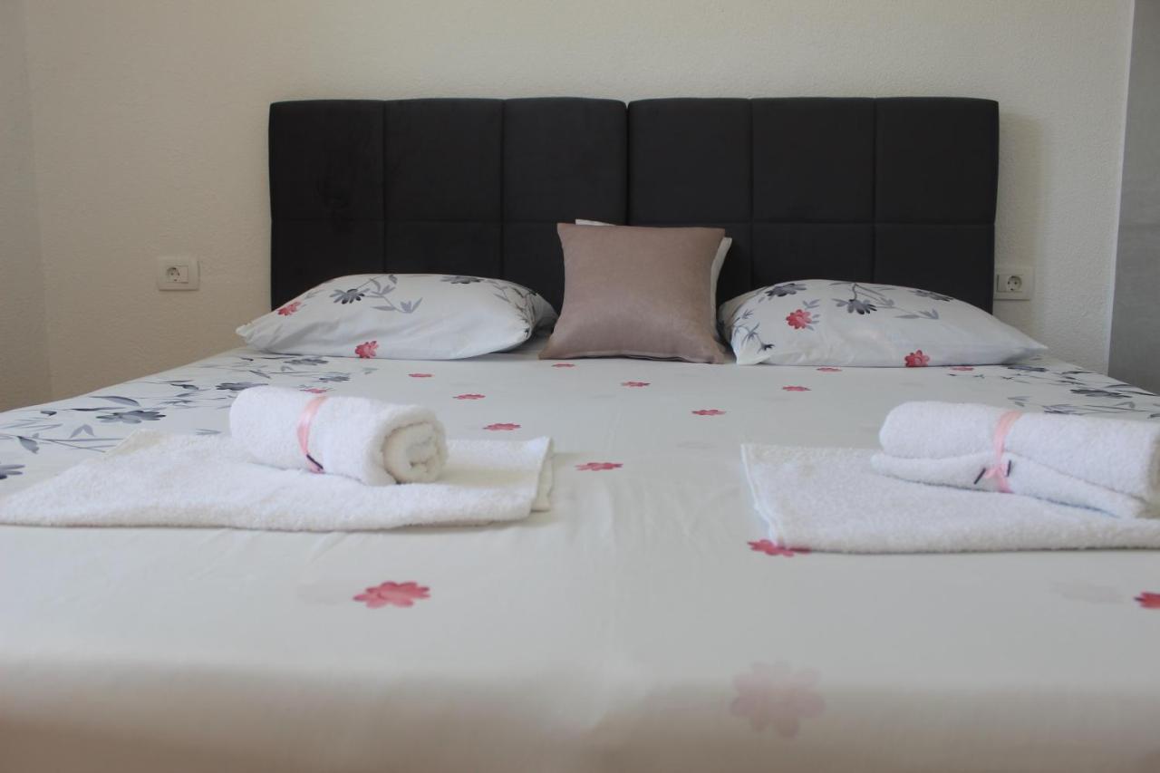 Sun Studio Apartment Komolac Екстер'єр фото